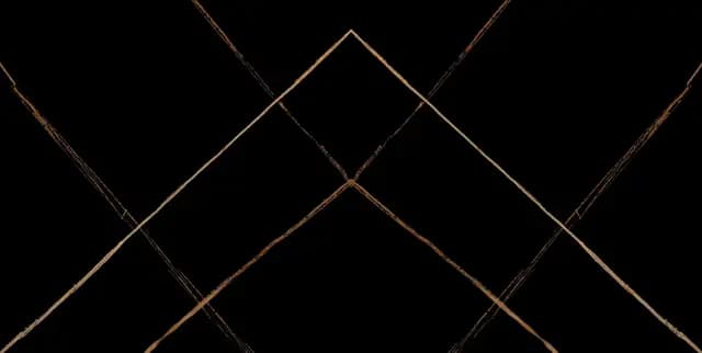Super Gloss Triangle Royal Black BM